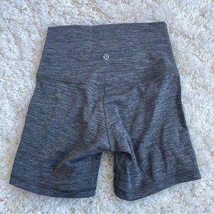 Lululemon align heathered grey size 4 6inch inseam
